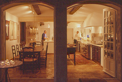 Arne og Birthe i køkkenet